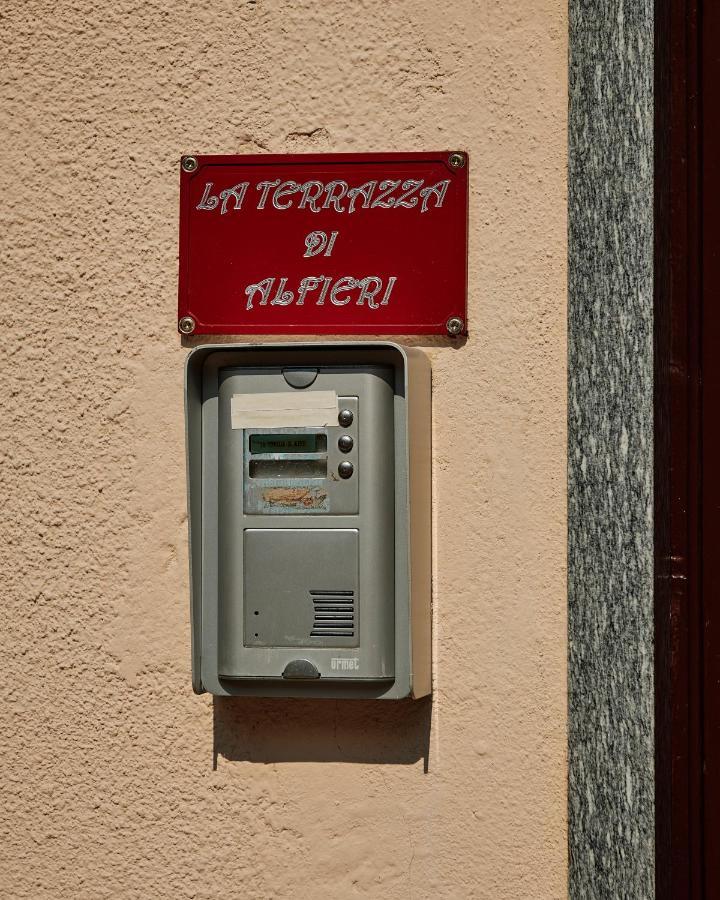 Terrazza Di Alfieri - Alloggio Con Terrazza Privata Nel Centro Di Asti Eksteriør billede